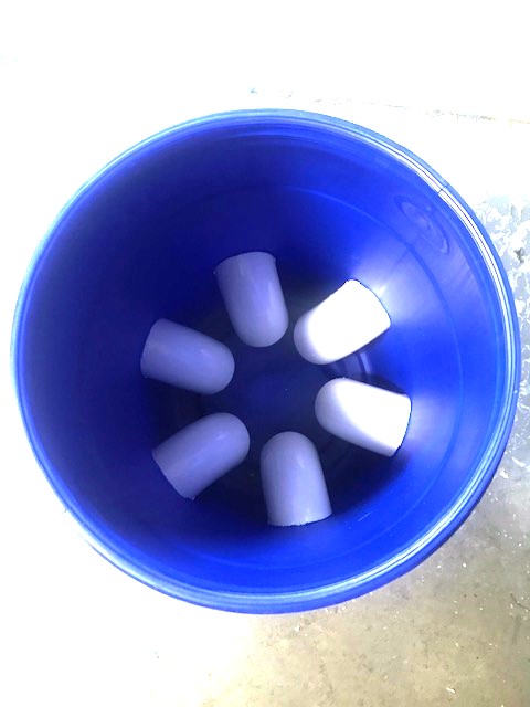 blue barrel feeder with six feeding ports